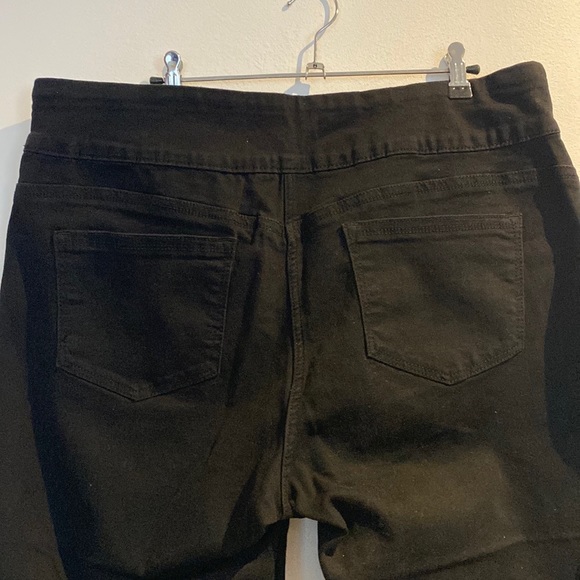 Rivers - “Plus Size” - Comfy Crop Black Pants - Size 18 - Picture 3 of 5